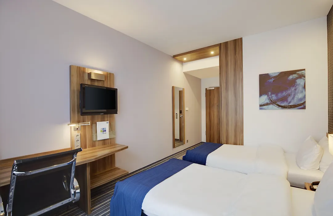 Premier Inn Hamburg City Alster-1
